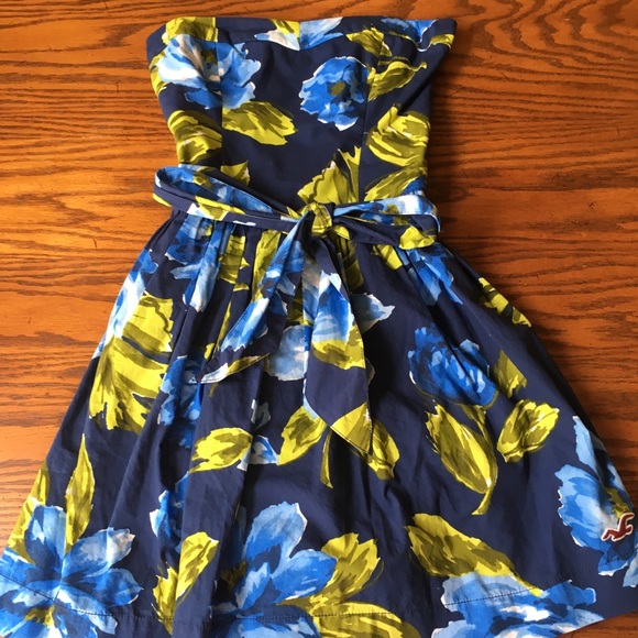 Hollister Dresses & Skirts - Hollister strapless dress